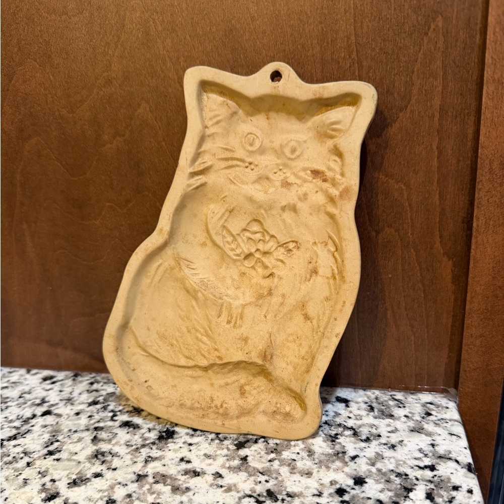 Vintage 1983 Brown Bag Cookie Art Persian Cat with Bouquet‎